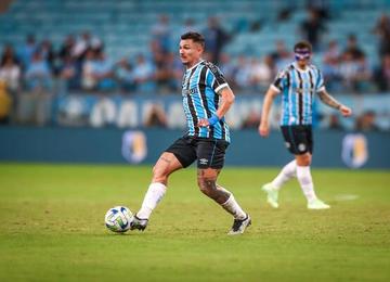 Fatores positivos e negativos das alternativas de Renato, caso o treinador não possa contar com o titular

 