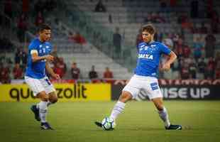 Cruzeiro e Atltico-PR se enfrentaram na noite desta quarta-feira, em Curitiba