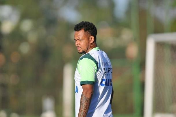 Bill (atacante) - contratado em maio para a disputa da Srie B, fez 30 partidas e nove gols na campanha do ttulo. A princpio, permanecer no clube em 2018.