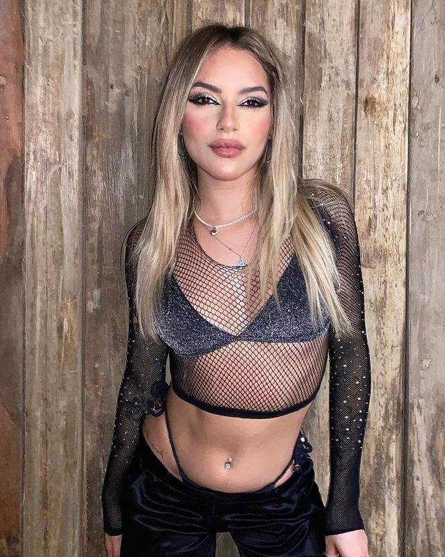 Fotos de Sandri Oliveira, modelo que est em relacionamento com Richarlison, da Seleo Brasileira