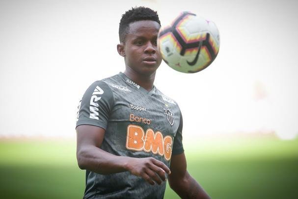 Levir Culpi comanda treino no Mineirão antes da estreia no Grupo E da Libertadores