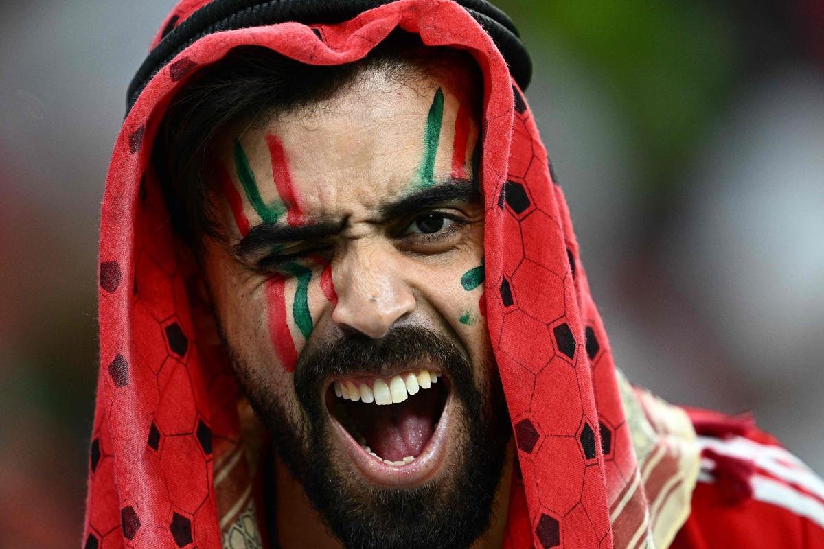Imagens das torcidas de Frana e Marrocos no duelo pela semifinal da Copa do Mundo do Catar, no Estdio Al Bayt