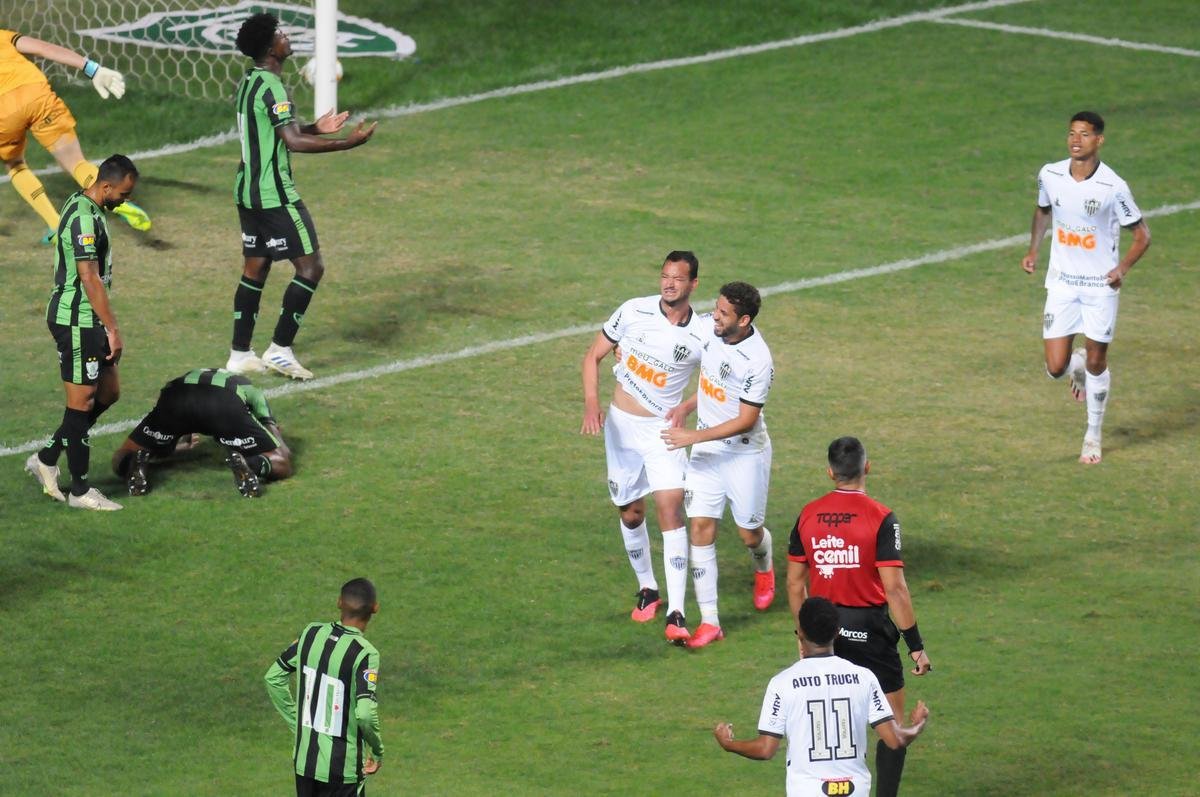 No segundo tempo, Atltico abriu o placar com Rver, de cabea