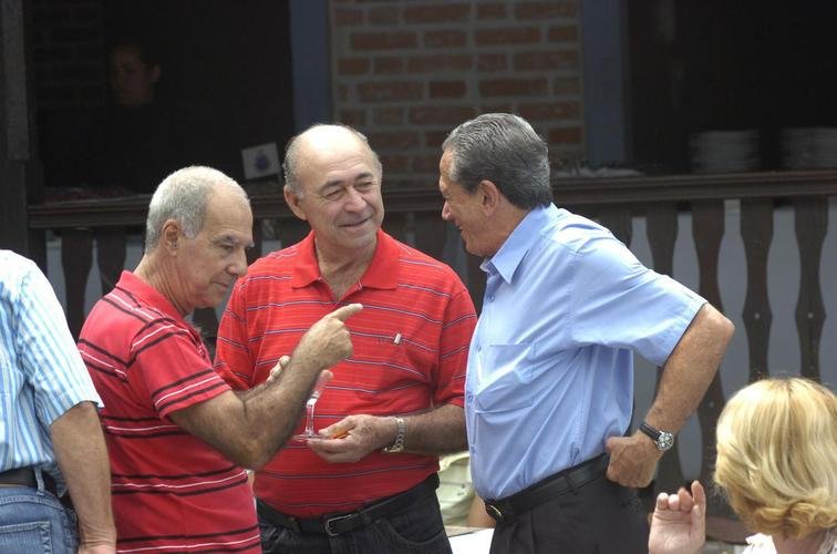 Ilton Chaves, ex-jogador e técnico de América, Atlético e Cruzeiro, morreu em BH aos 84 anos nesta quinta-feira (27/5/2021). Ele foi o treinador que mais comandou a Raposa: em 389 partidas, conquistou 213 vitórias, empatou 89 vezes e teve 87 derrotas, com aproveitamento de 62,38%.