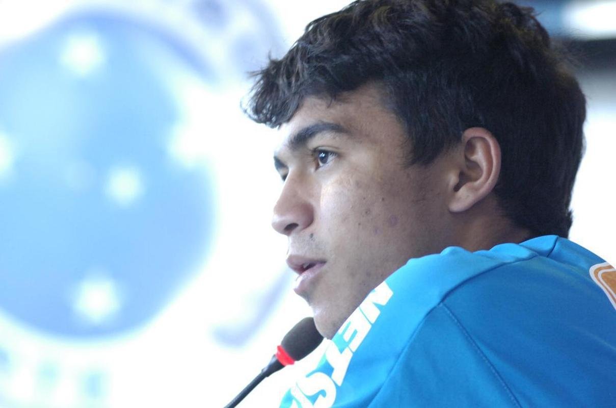 Atacante Dudu esteve nas categorias de base do Cruzeiro de 2005 at 2009, quando recebeu oportunidade entre os profissionais. Posteriormente, em 2010, foi emprestado ao Coritiba. Retornou  Raposa em 2011 e foi vendido ao Dnamo de Kiev meses depois.