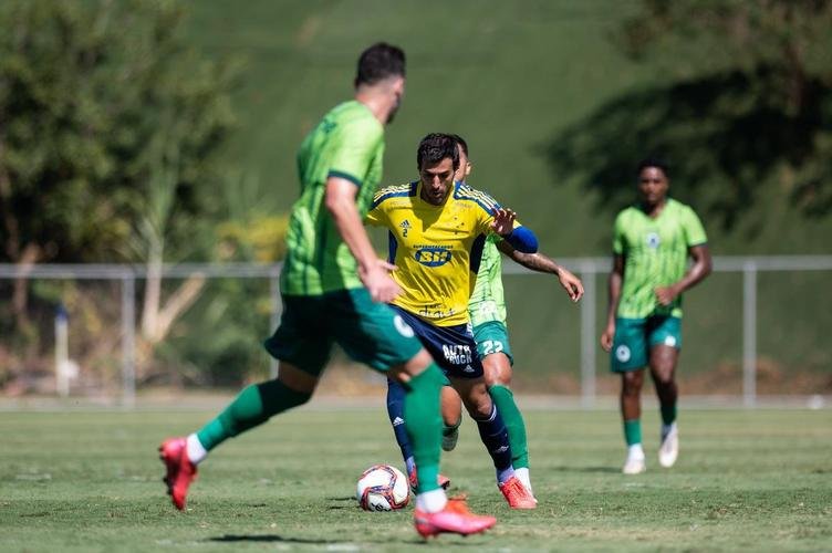Cruzeiro empatou por 1 a 1 com o Boavista-RJ em jogo-treino realizado neste sbado (22/5), na Toca da Raposa II. Rafael Sobis marcou o gol celeste, enquanto Douglas Pedroso fez para a equipe do Rio de Janeiro.