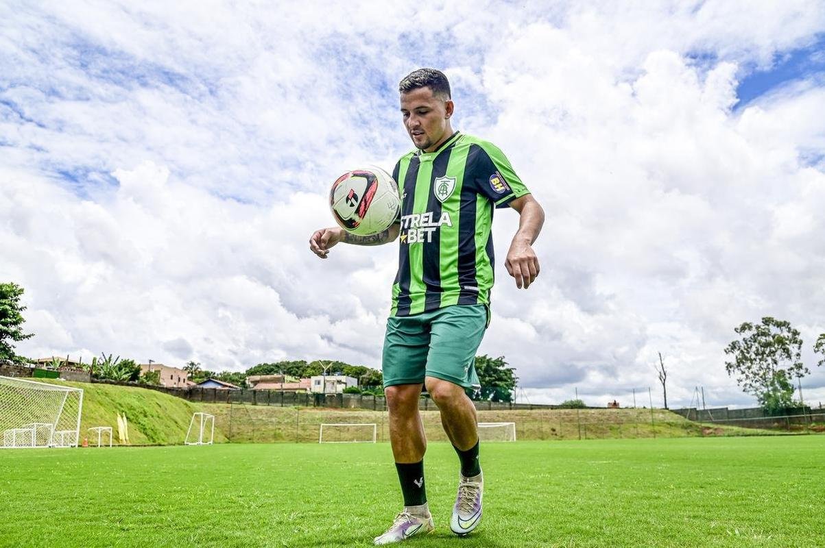 Dad Belmonte foi apresentado pelo Amrica neste sbado (7/1), no Lanna Drumond, e concedeu entrevista coletiva