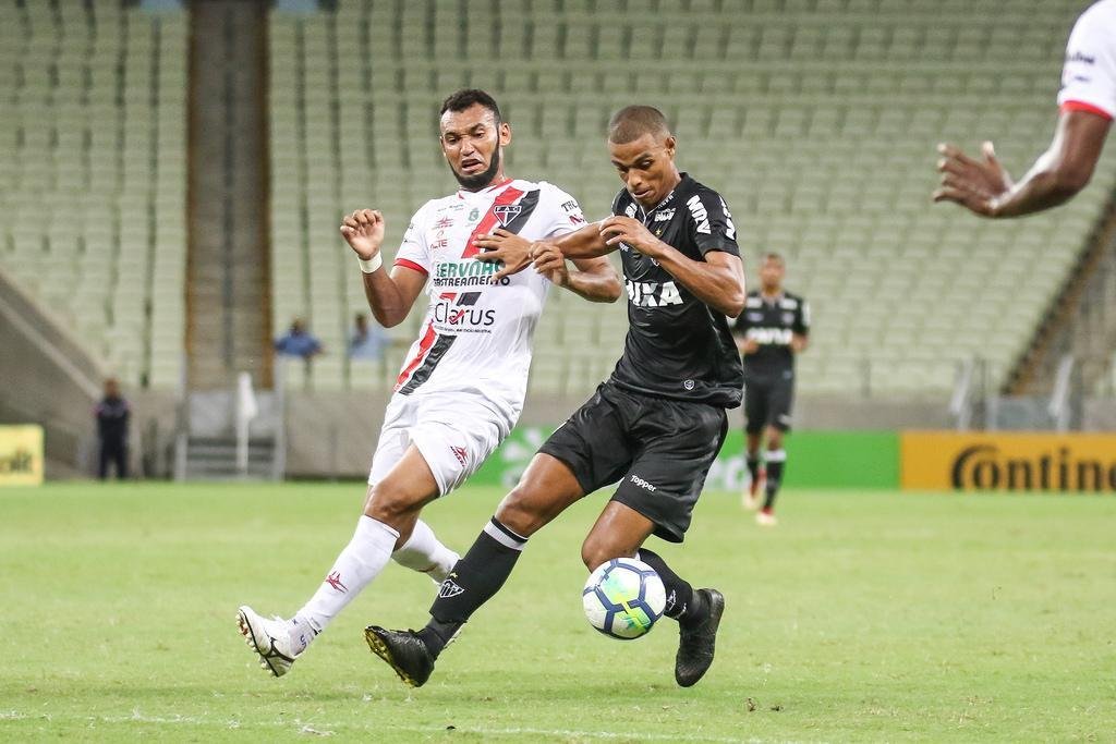Veja imagens do empate entre Ferrovirio-CE e Atltico no Castelo