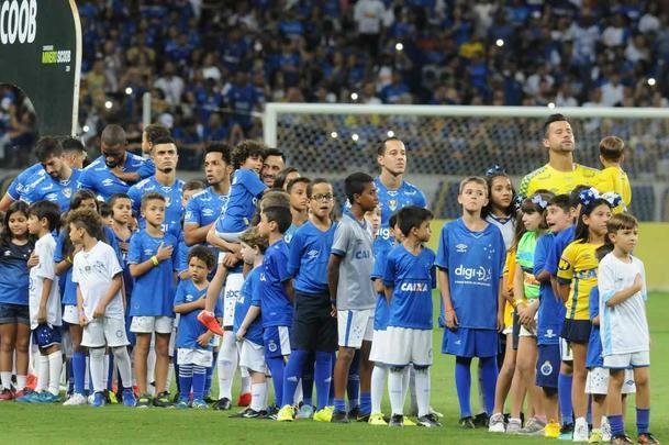Fotos do duelo entre Cruzeiro e Amrica, no Mineiro