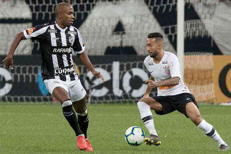 Corinthians confirma escalação sem mudanças para pegar o