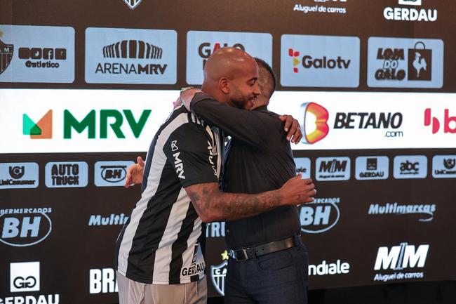 Veja fotos da apresentação de Patrick no Atlético