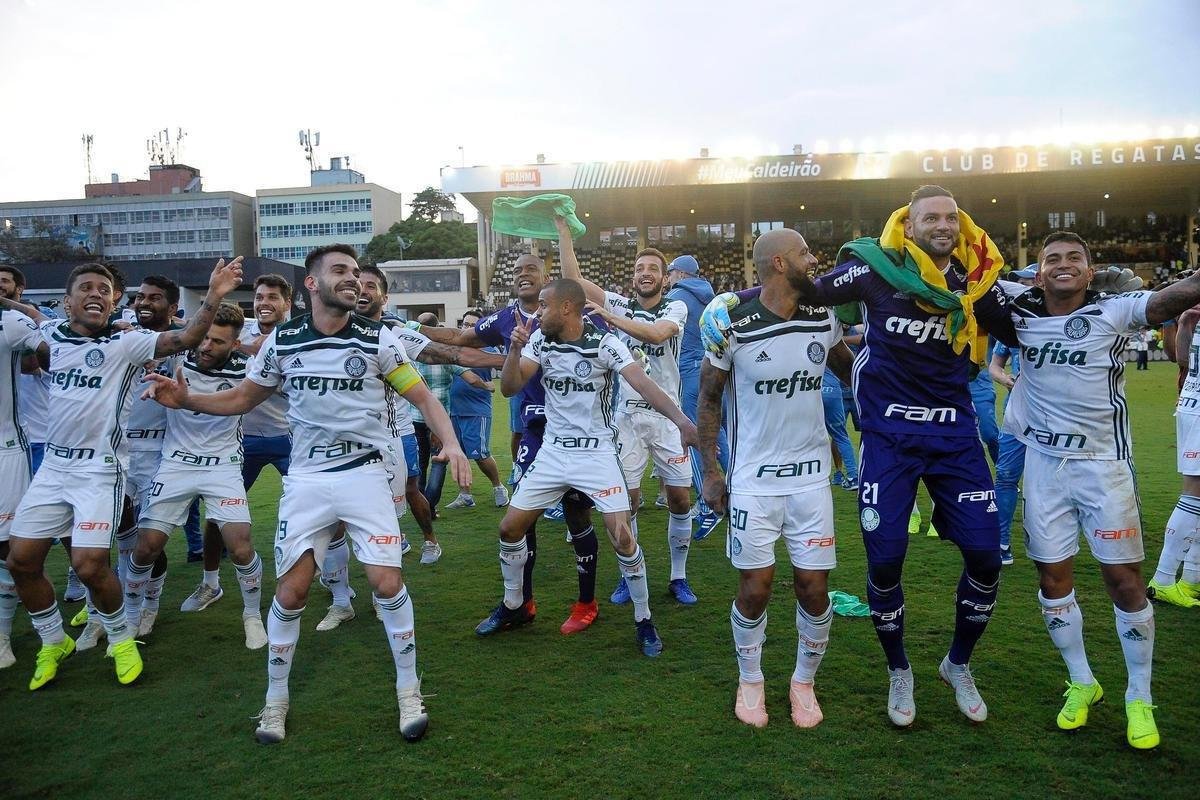 2018 - Internacional era o líder, com 46 pontos, mesmo número que o São Paulo. Time gaúcho terminou em terceiro, com 69 pontos, 11 a menos que o Palmeiras (que fechou a 23ª rodada em 3°, com 43 pontos).