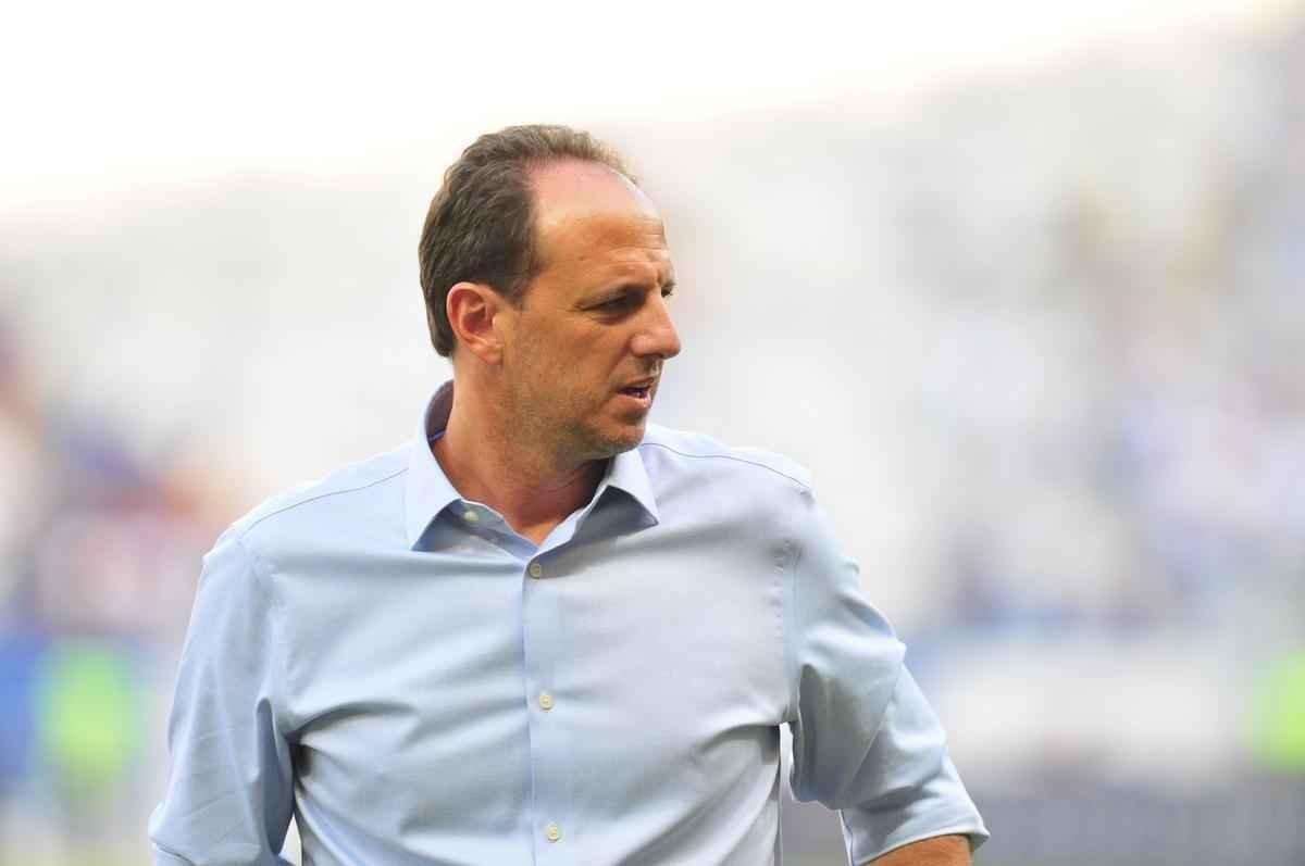 Partida no Mineiro marcou as estreias de Cruzeiro e So Paulo no Campeonato Brasileiro