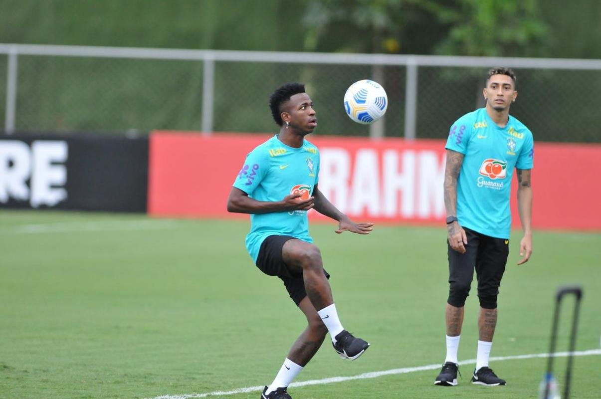 Seleo Brasileira realizou treinamento na tarde deste sbado (29/1) na Toca da Raposa II