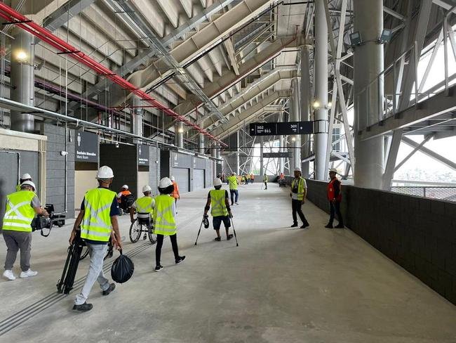 Fotos da visita feita por pessoas com deficincia na Arena MRV, nesta quinta-feira (9/2)
