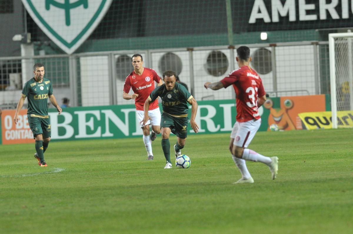 Fotos do jogo entre Amrica e Internacional, no Independncia, pela 15 rodada do Campeonato Brasileiro