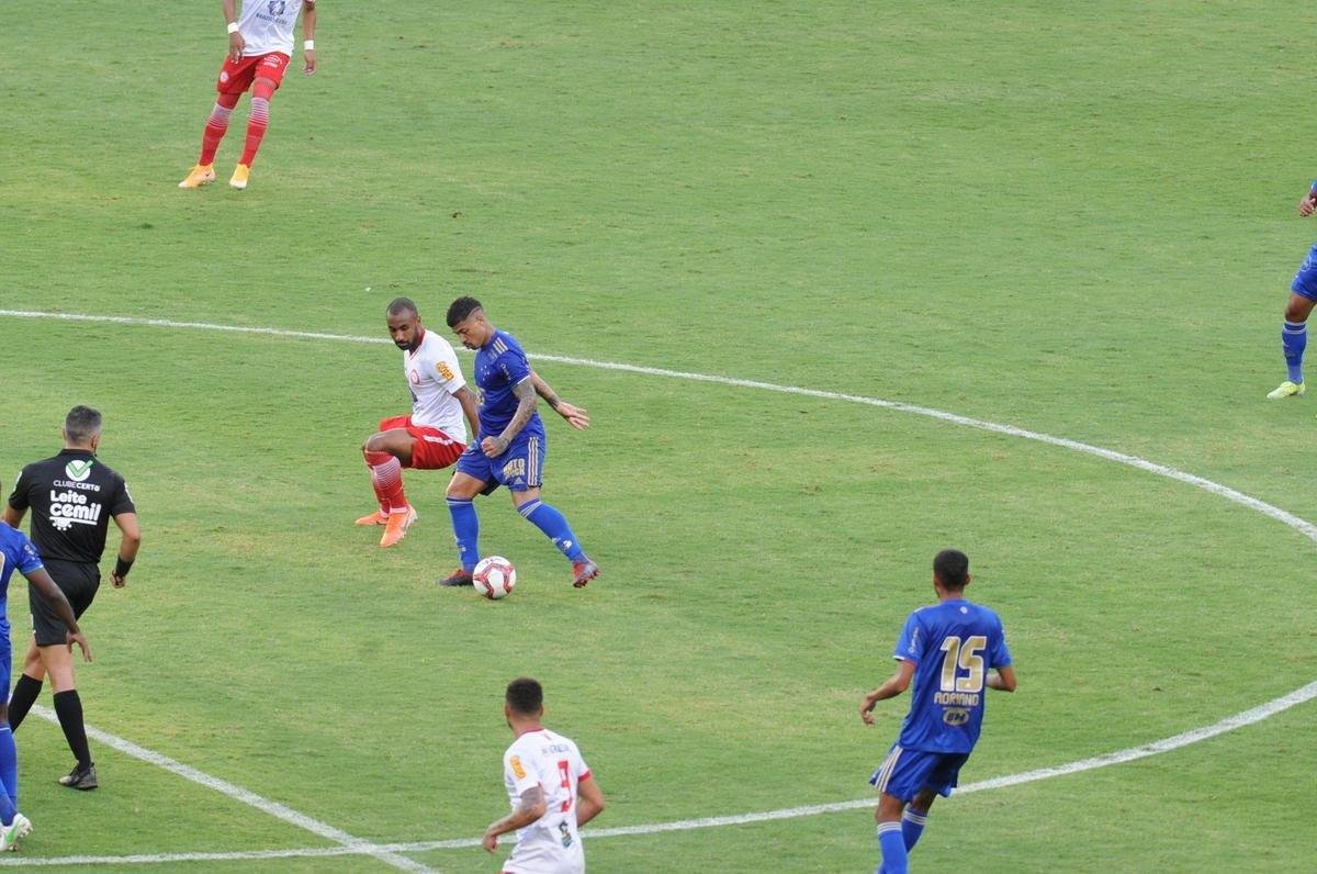 Fotos do empate por 0 a 0 entre Cruzeiro e Tombense, no Mineiro, em Belo Horizonte, pela sexta rodada do Campeonato Mineiro de 2021. Goleiro cruzeirense Fbio pegou um pnalti cobrado por Paulinho Dias e evitou o revs.