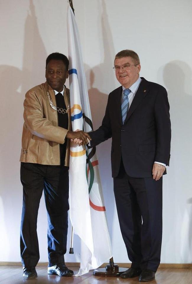 16/06/2016 - Pel ao lado do presidente do Comit Olmpico Internacional, Thomas Bach