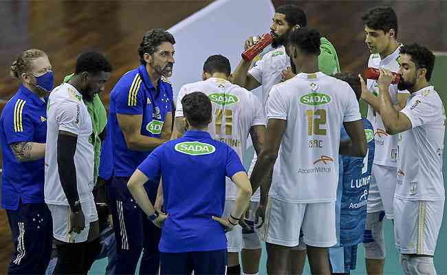Técnico Filipe Ferraz e os jogadores voltam o foco para o Mundial de Clubes, em Betim 