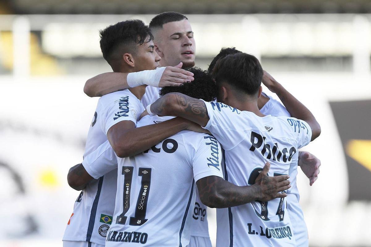 O Santos, 6 colocado do Brasileiro, divide com o Grmio o terceiro melhor aproveitamento entre os times do G8 em confrontos diretos (41,6%). O time de Cuca disputou 8 partidas contra equipes do topo da tabela: venceu 3, empatou uma e perdeu 4. Foram 11 gols marcados e 12 sofridos nesses jogos.