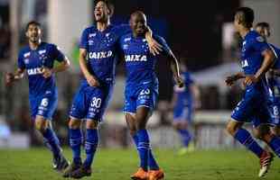 Cruzeiro goleou Vasco por 4 a 0 e causou a ira da torcida cruz-maltina em So Janurio