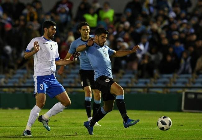 Fotos da vitria do Uruguai sobre o Uzbequisto, em Montevidu, em amistoso antes da Copa