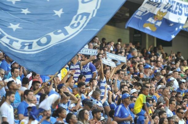 Lances da partida entre Cruzeiro e Grmio, no Independncia, pela 18 rodada do Campeonato Brasileiro