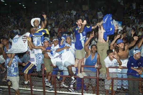 Em junho de 2003, o Cruzeiro deu o segundo passo para alcanar a indita Trplice Coroa. No dia 11 daquele ms, no Mineiro, o time dirigido por Vanderlei Luxemburgo conquistou a Copa do Brasil ao derrotar o Flamengo por 3 a 1. Os gols foram de Deivid, Aristizbal e Luiso. Alex no marcou, mas voltou a dar show em campo, assim como j havia feito no empate por 1 a 1 no duelo de ida, no Maracan, quando fez gol de letra. Aquele foi o quarto ttulo celeste no torneio de mata-matas e deu ainda mais confiana ao elenco para tambm faturar o Brasileiro no segundo semestre de 2003.