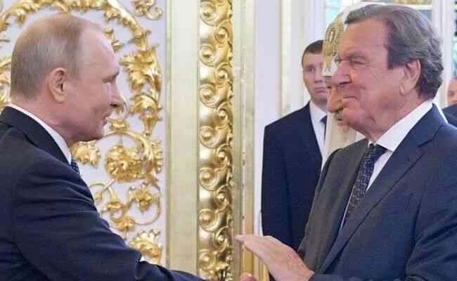 Vladimir Putin e Gerhard Schrder em encontro