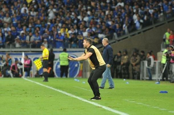 Fotos do primeiro tempo do duelo entre Cruzeiro e Racing, no Mineiro, pela Libertadores