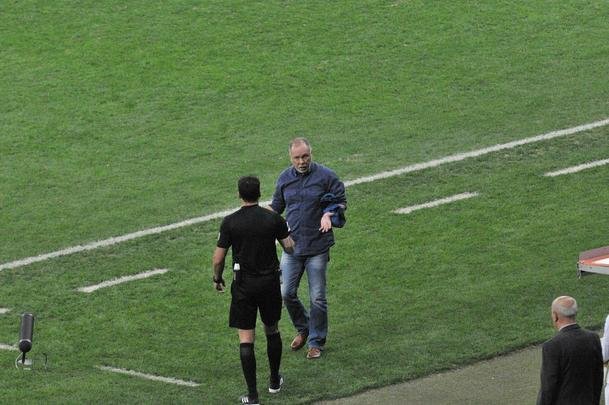 River teve boas chances no primeiro tempo e parou nas defesas de Fbio