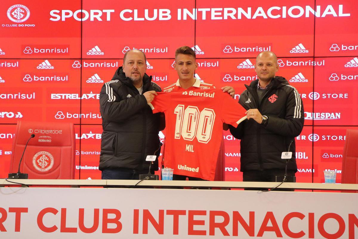 Internacional contratou o atacante Braian Romero