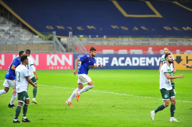 Fotos do jogo entre Cruzeiro e Guarani, no Mineiro, em Belo Horizonte, pela oitava rodada da Srie B do Campeonato Brasileiro de 2021