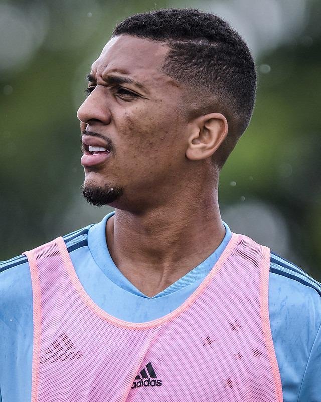 Matheus Davó, centroavante (77% dos votos)