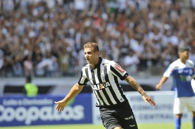 Rafael Moura (atacante)