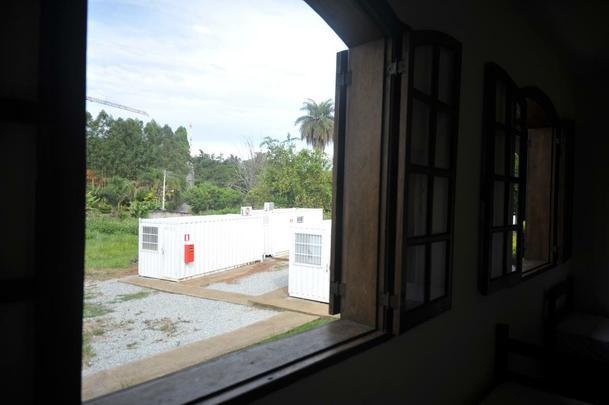 Amrica abriu Casa do Atleta, alojamento que recebe jovens das categorias de base do clube no Centro de Treinamento Lanna Drumond. Local abriga 60 jogadores. Segundo direo, contineres eram utilizados para receber atletas em perodo de testes, mas j esto desativados. Por falta de alvars da prefeitura de Contagem e laudo do Corpo de Bombeiros, Amrica realocou garotos em hotel de Belo Horizonte at regularizao do CT.