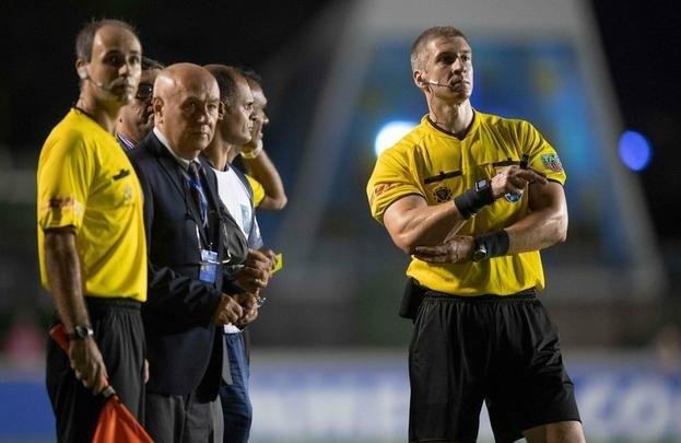 Cruzeiro goleou Vasco por 4 a 0 e causou a ira da torcida cruz-maltina em So Janurio