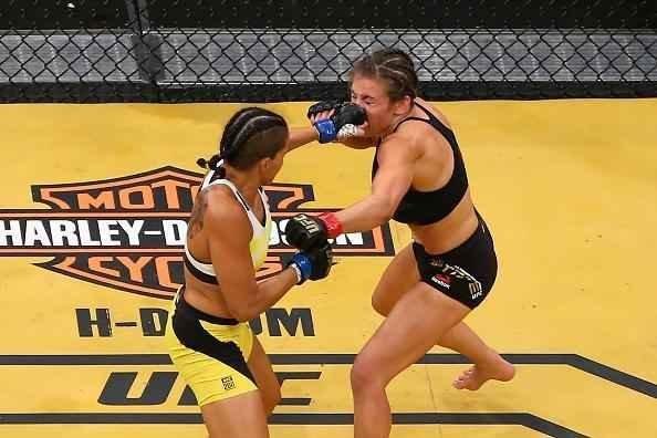 Fotos da grande vitória de Amanda Nunes pelo cinturão do UFC