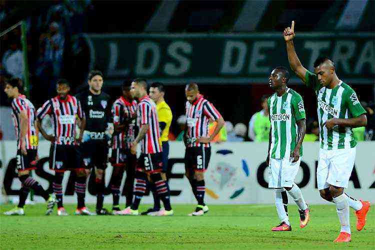 Ausência da camisa 24 no time do São Paulo gera críticas ao clube