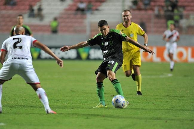 Fotos do jogo entre Amrica e Atltico-GO, no Independncia, em BH, pela 33 rodada do Campeonato Brasileiro de 2021