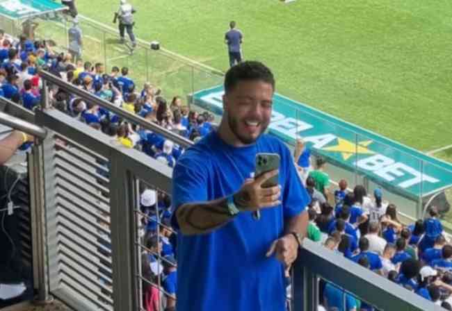 Ronald acompanhou o jogo do Cruzeiro no Independncia 