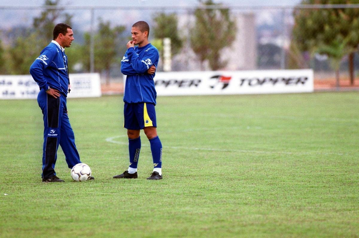 AGOSTO - Dia a dia de treinos do Cruzeiro na temporada que culminou com a Trplice Coroa