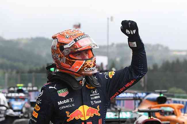 Max Verstappen est na briga pelo ttulo do Mundial de Pilotos 