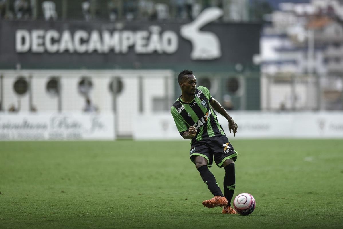 Amrica e Democrata-GV se enfrentaram, no Independncia, pela 9 rodada do Campeonato Mineiro