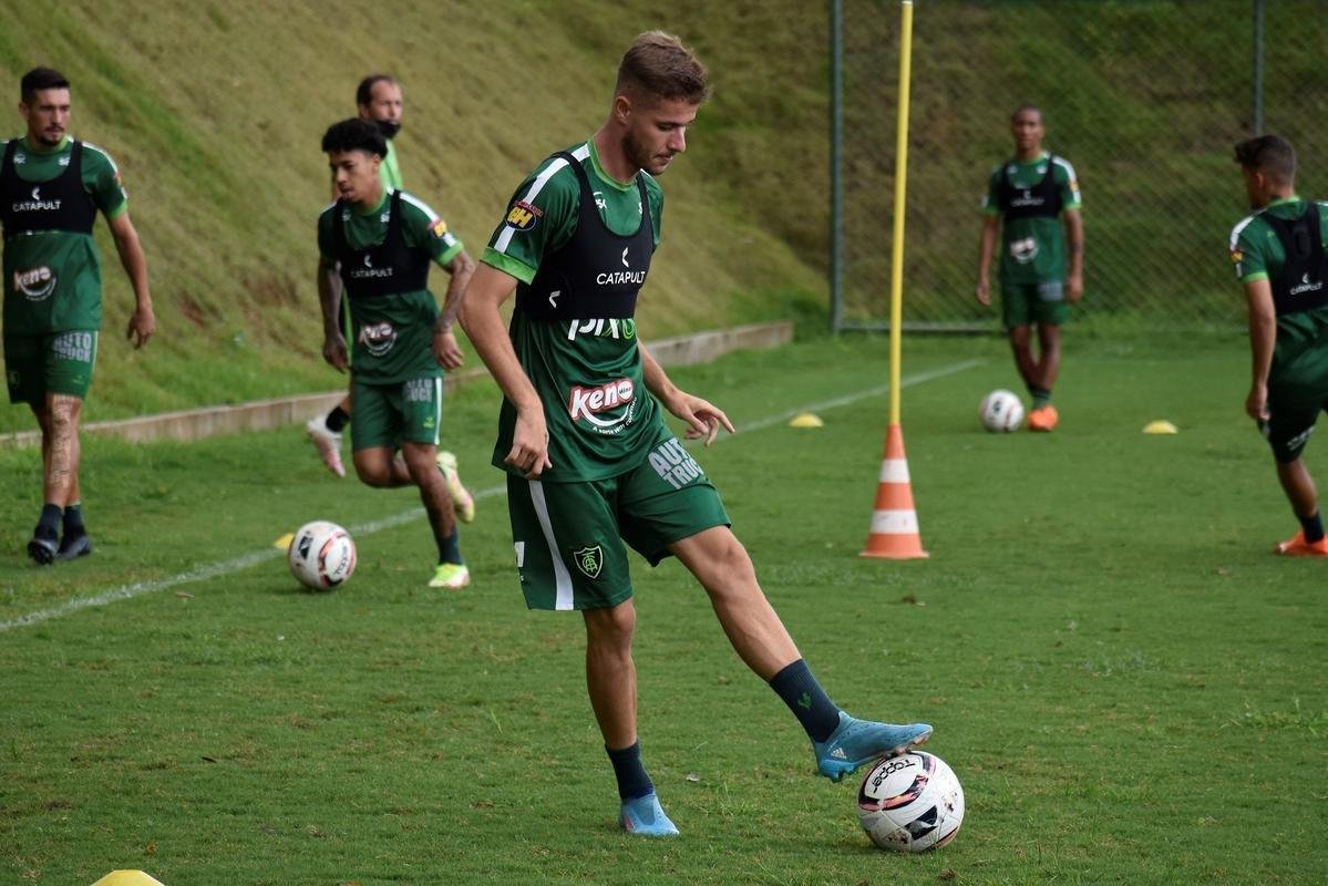 Fotos do treino do Amrica nesta segunda-feira (07/02) no CT Lanna Drumond
