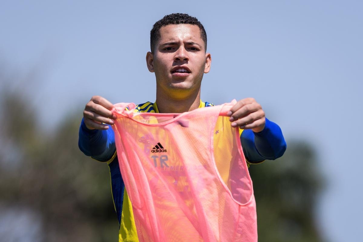 Treino acometeu em clima de descontrao no fechamento da preparao para o jogo deste domingo  