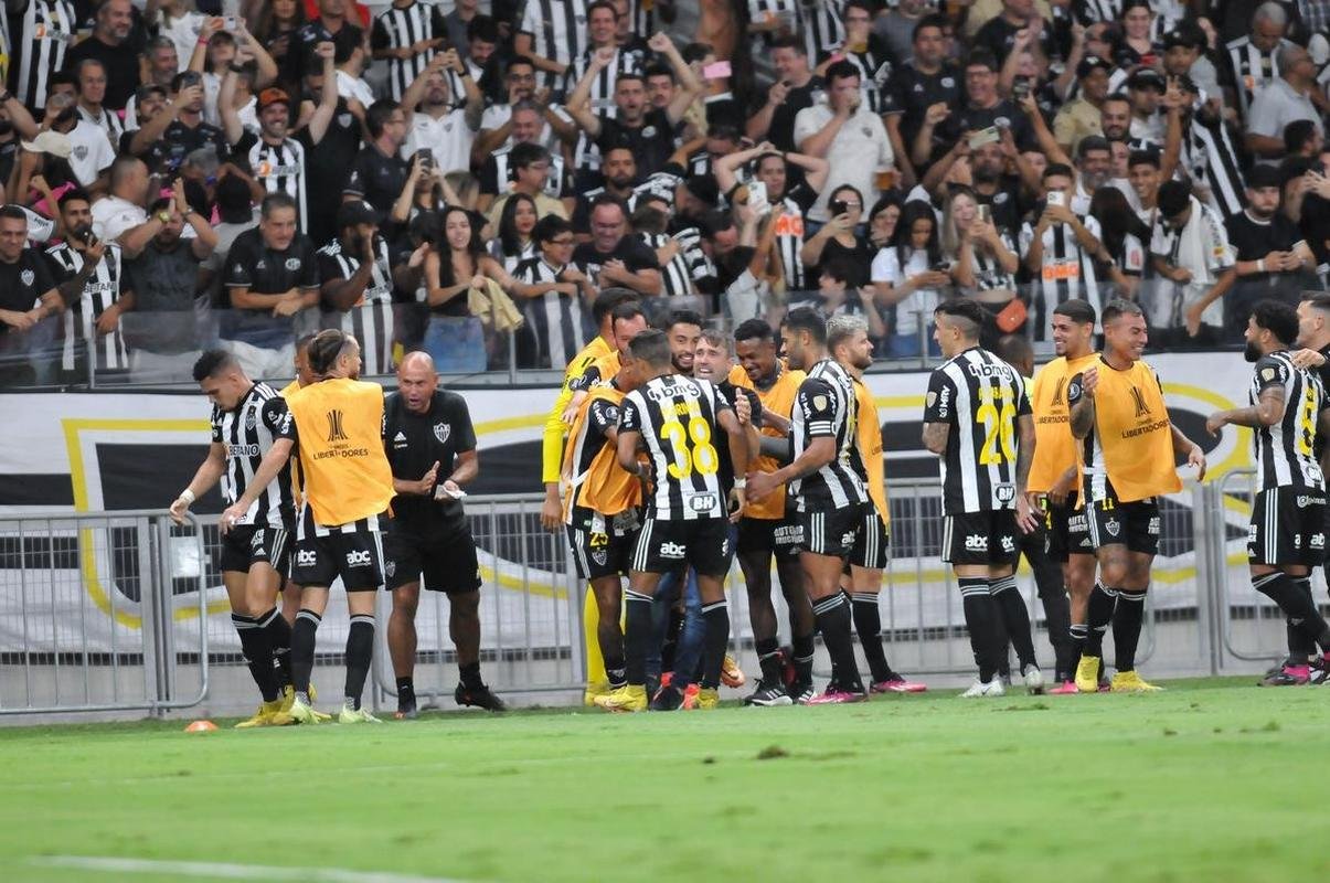 Equipes se enfrentaram na noite desta quarta-feira pela terceira fase da Copa Libertadores, no Mineiro, em Belo Horizonte
