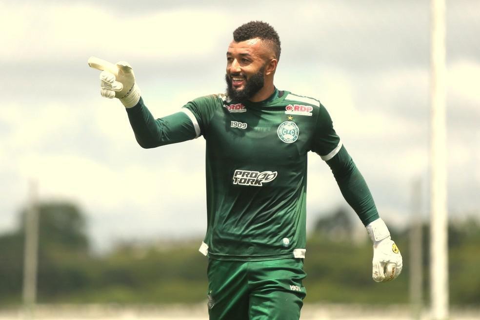 Coritiba -  Alex Muralha (foto), Rhodolfo, William Matheus e Patrick esto com contratos no fim