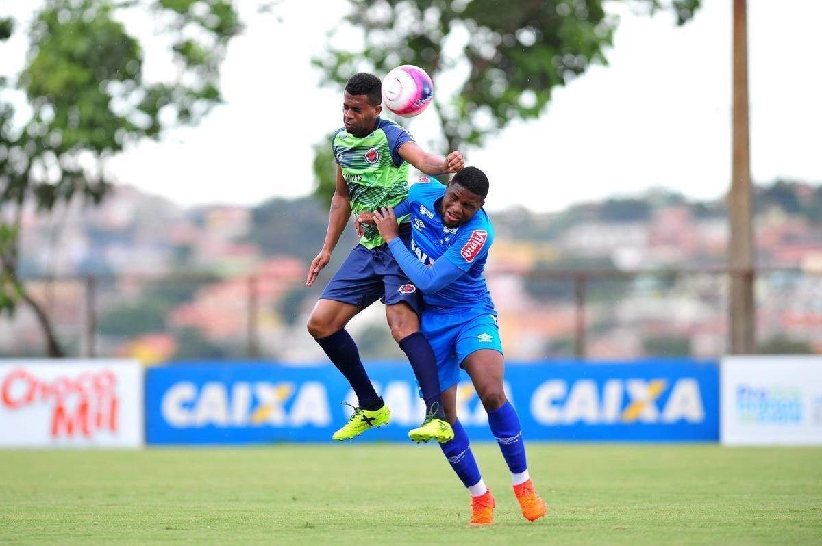 Imagens do jogo-treino entre Cruzeiro e Ipatinga, na Toca da Raposa II, nesta sexta-feira (12/01)