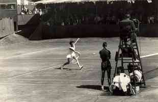 Arquivo O Cruzeiro/EM/D.A Press - 22/09/1959 - Maria Ester Bueno conquistou título de Wimbledon pela primeira vez em 1959